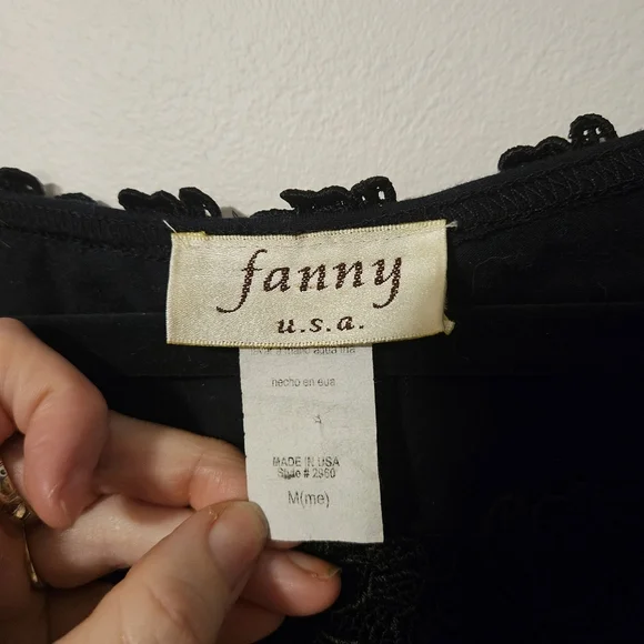 Vintage Black Embroidered Lace Top - Picture 5 of 6